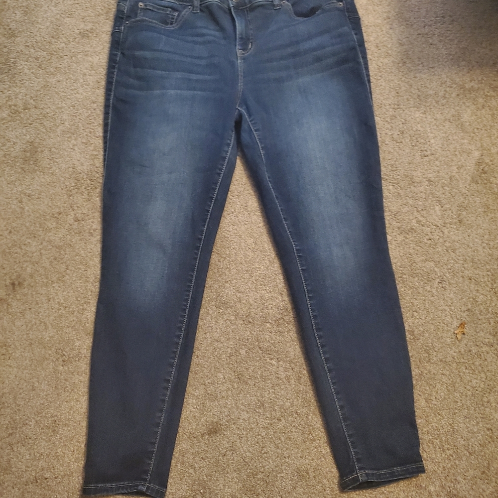 Like new Torrid size 18s bombshell skinny jeans